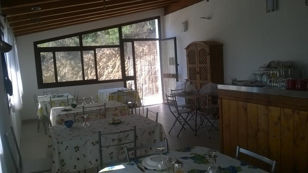 B&B Il Mirto Di Paola Torpè 外观 照片