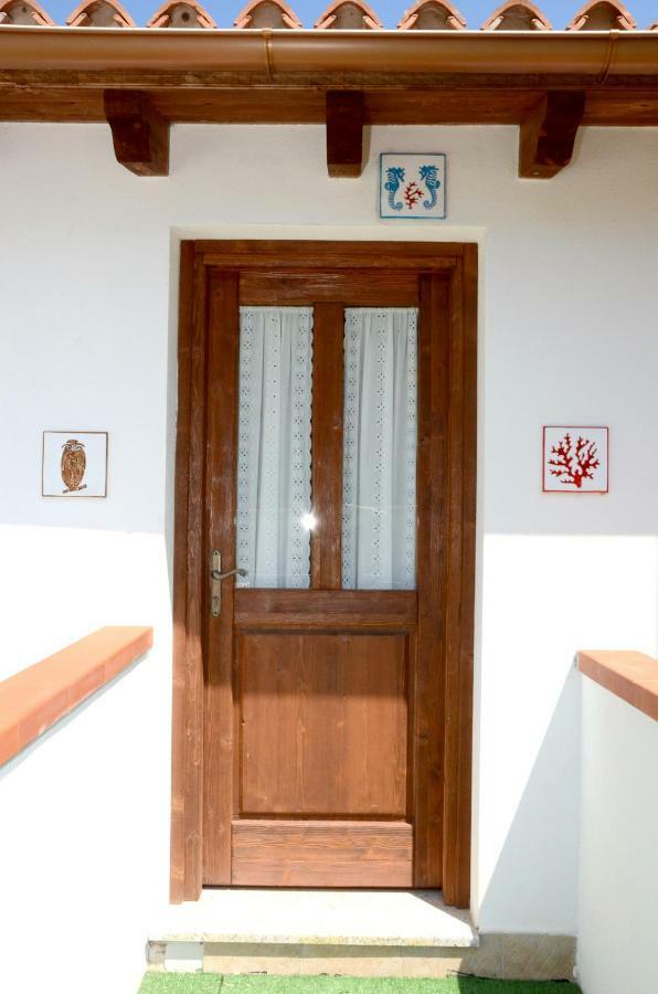 B&B Il Mirto Di Paola Torpè 外观 照片