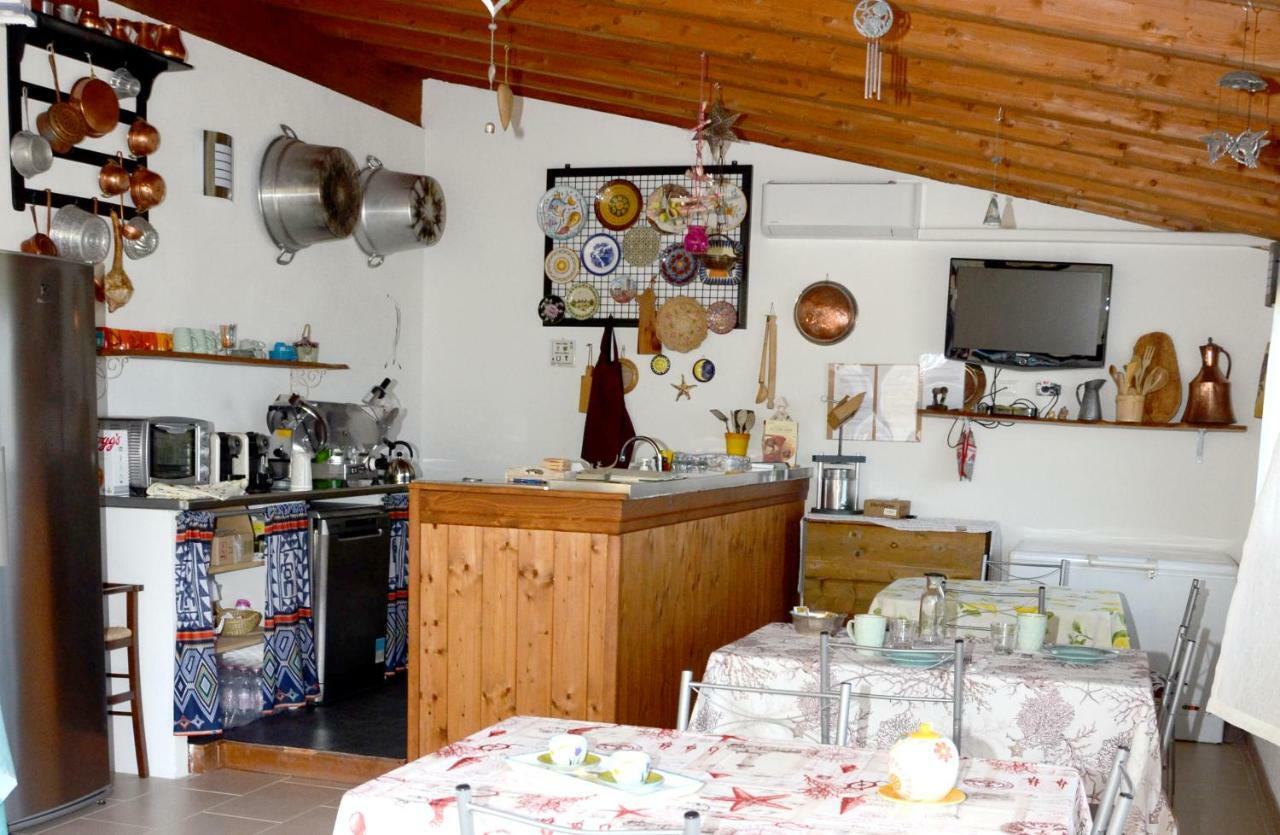B&B Il Mirto Di Paola Torpè 外观 照片